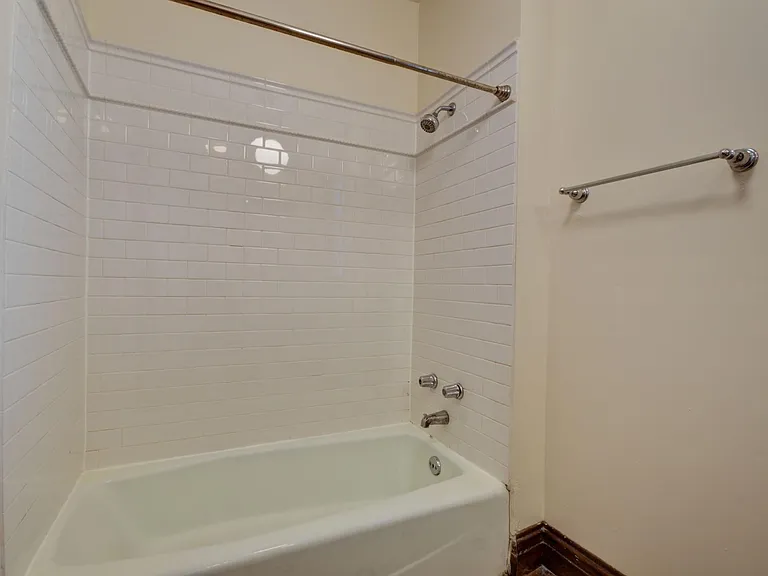 1340 W Waveland Ave #2 — Photo 9