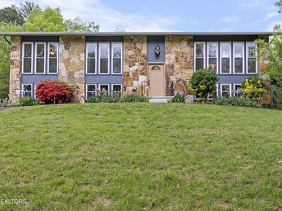 2nd image of 8907 Farne Island Blvd