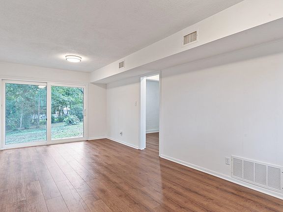 5th image of 813 Chestwood Ave