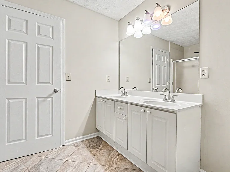 181 N Springs Dr — Photo 9