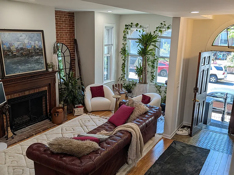 616 E St NE #A — Photo 12