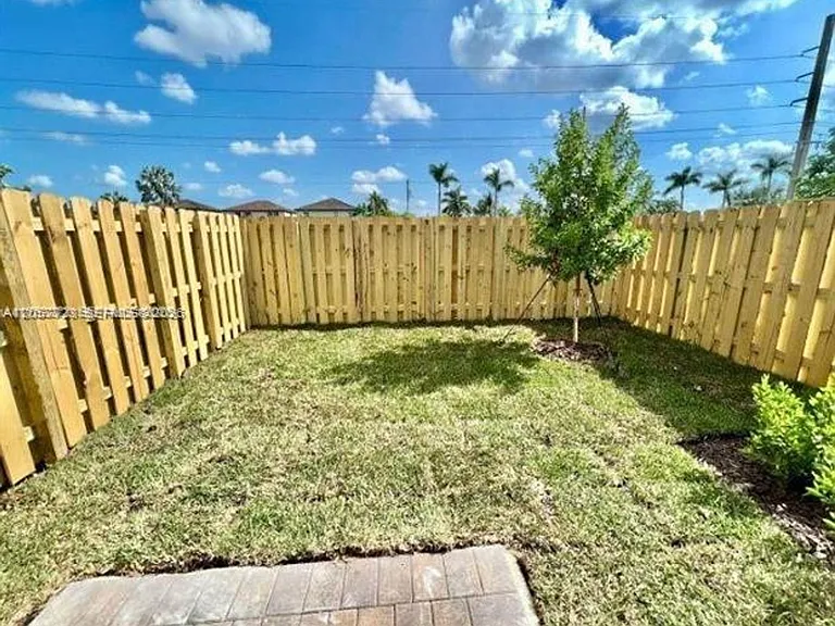 11928 SW 244th Ln #Townhouse 11928 — Photo 9