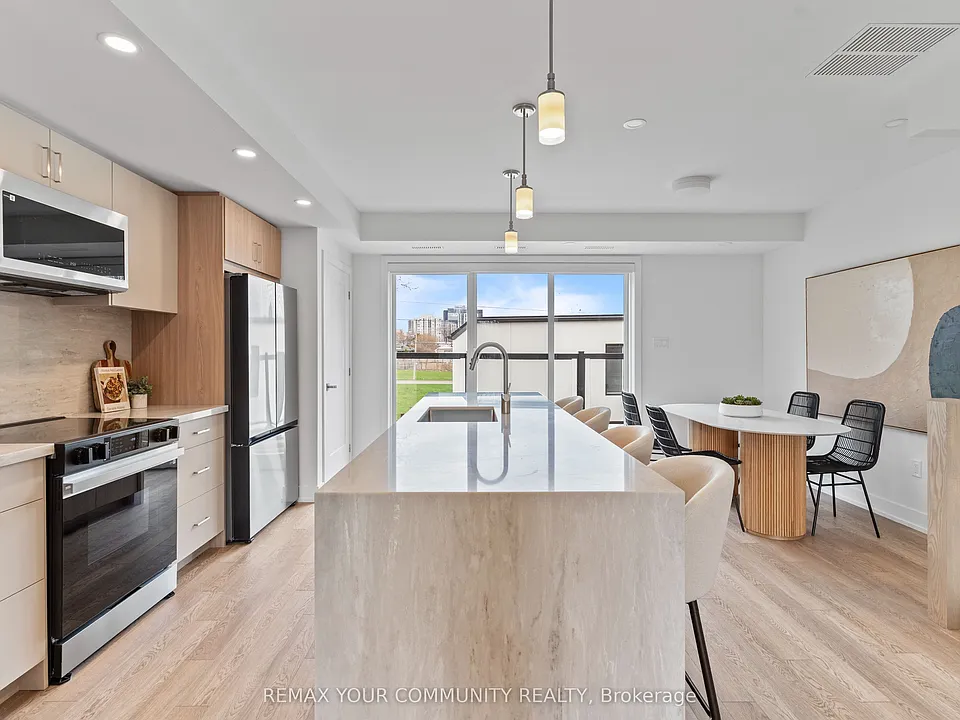 15 Acorn Ave #3