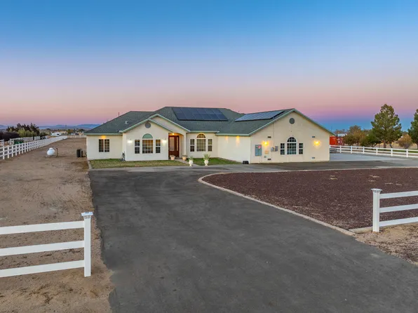 8127 W Avenue E12, Lancaster, CA 93536