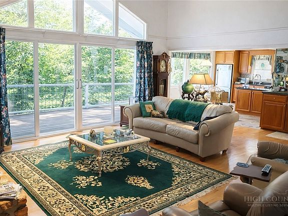 4th image of 488 Meadow View Road