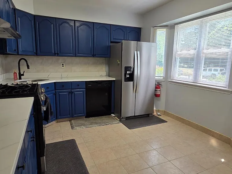 5 Stanley Ave — Photo 5