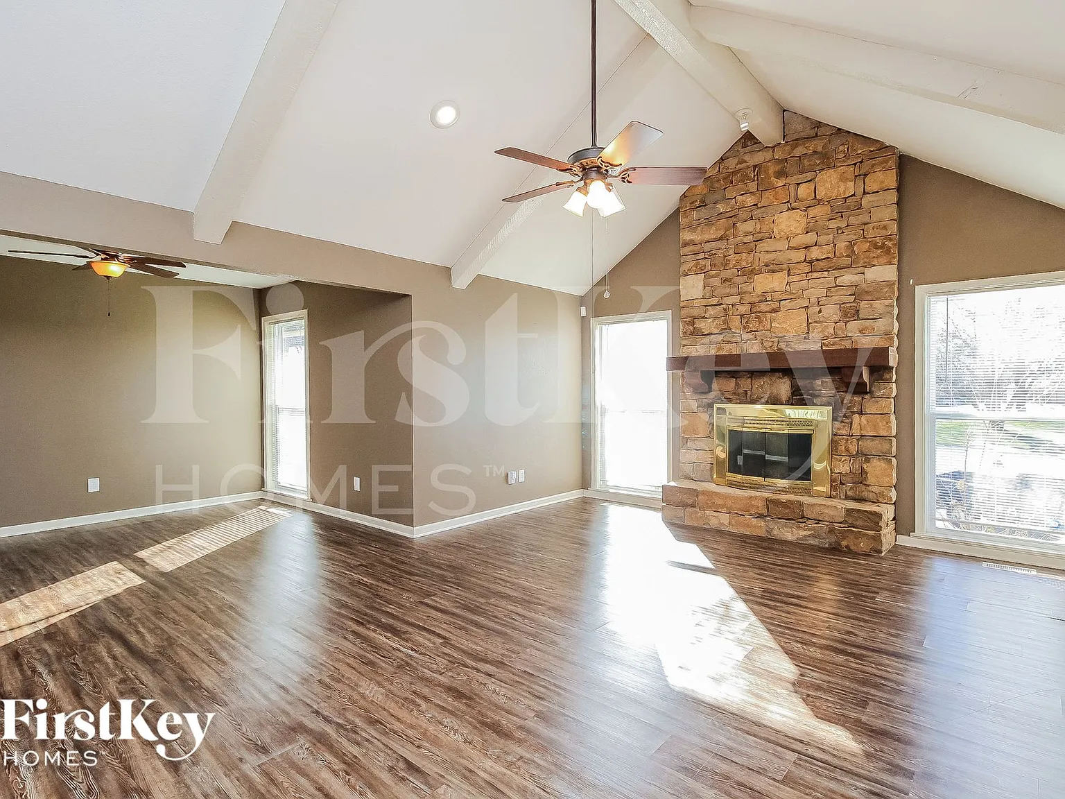 4 bed, 2.0 bath, 1430 sqft, $2,085 — Photo 2