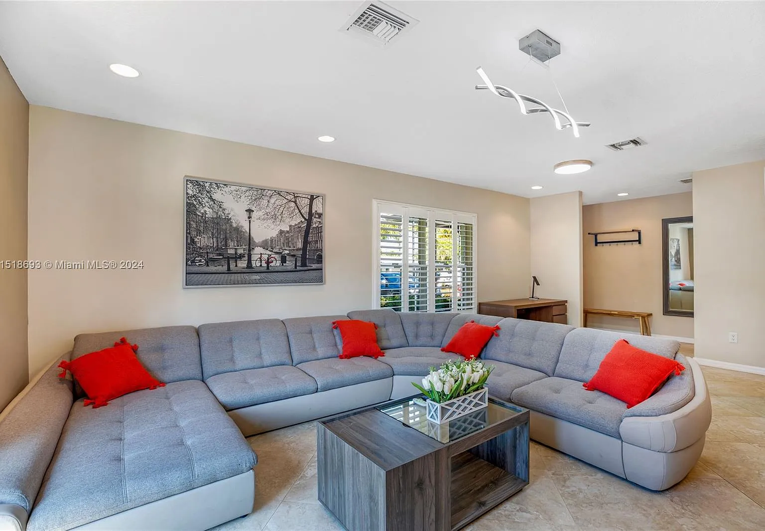 Coral Hills — Photo 3