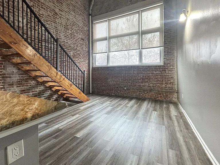1302 W Cumberland Street — Photo 18
