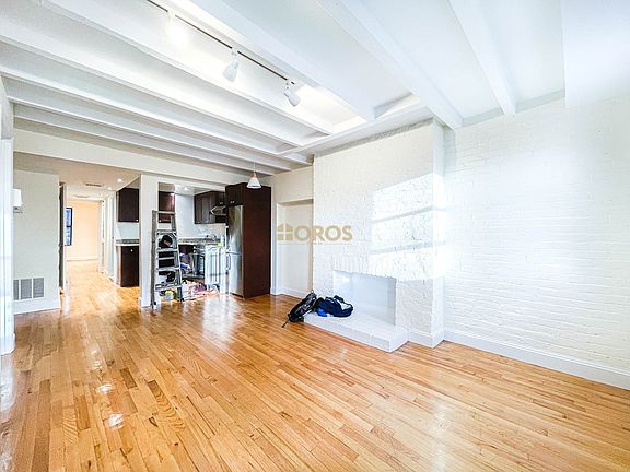 5th image of 343 E 10th St APT 2