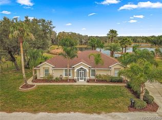 8927 E Island Dr, Inverness, FL 34450