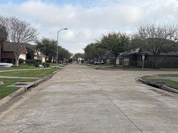 4th image of 14134 Chelseahurst Ln