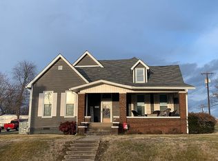 221 W McElroy St, Morganfield, KY 42437