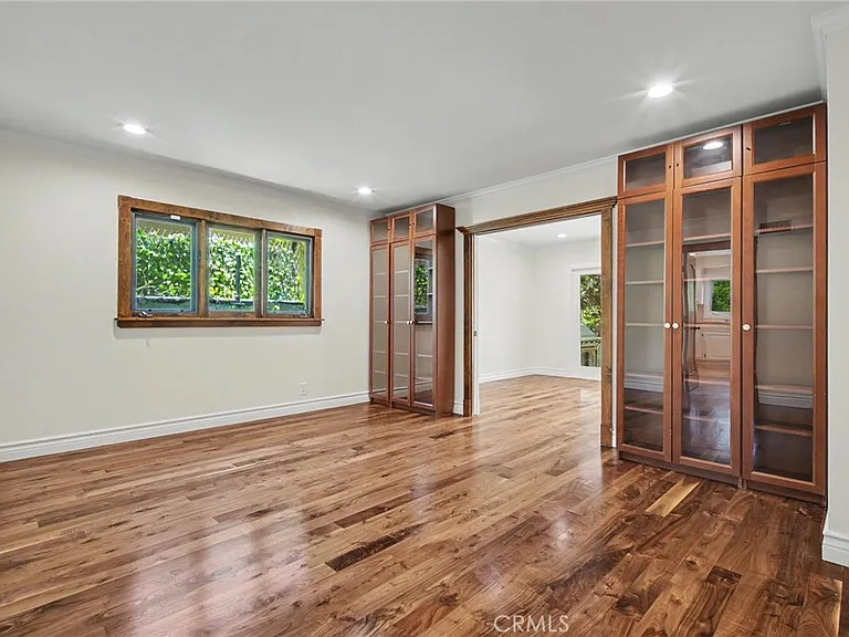 738 N Kenter Ave — Photo 13