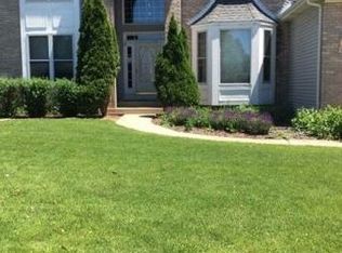 1405 Stonegate Rd, Algonquin, IL 60102