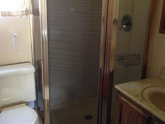 4th image of 107 Poplar St