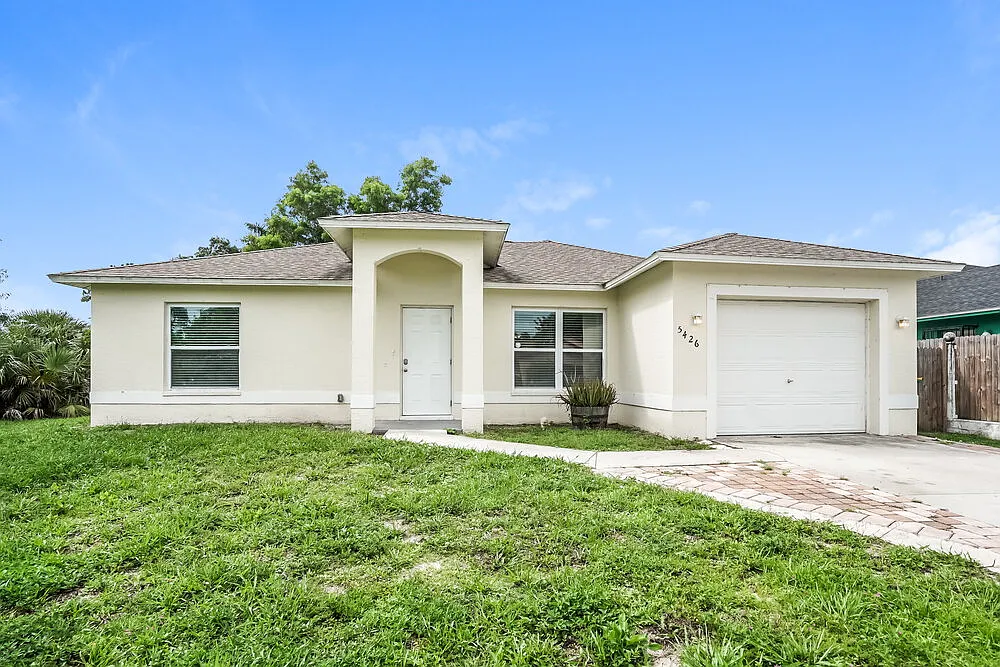 3 bed, 2.0 bath, 1234 sqft, $2,605 — Photo 1