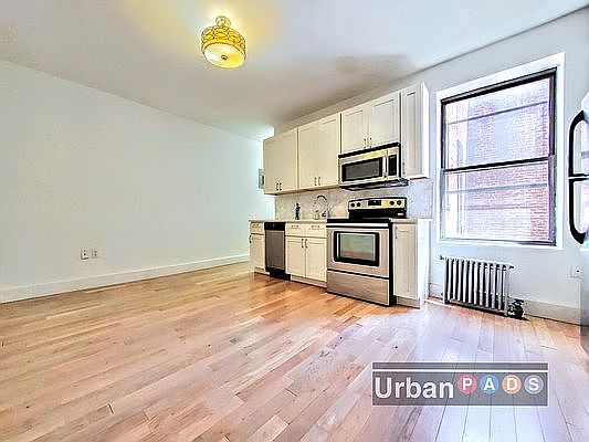 4th image of 1236 Pacific St APT 3C