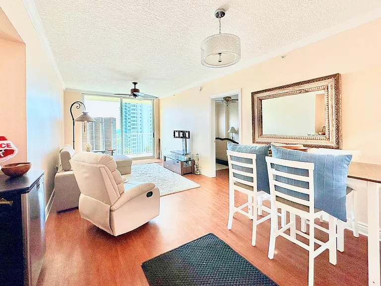 3020 NE 32nd Ave #1003 — Photo 4