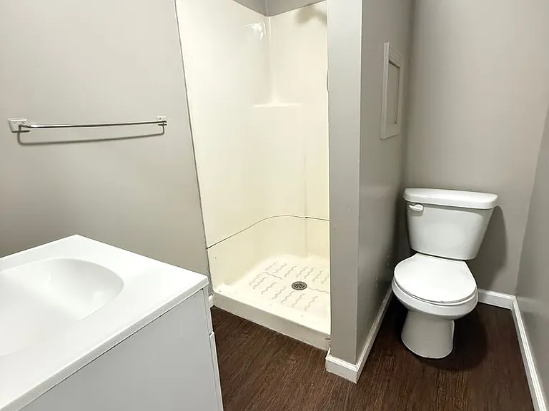 208 Oakland St — Photo 11