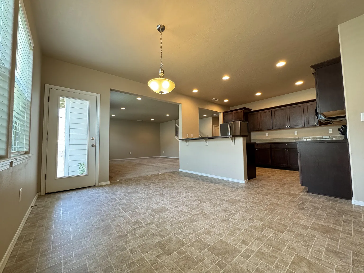 4 bed, 2968 sqft, $3,195 — Photo 4