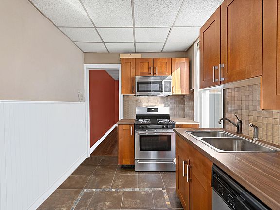 3rd image of 423 Fairmount Ave