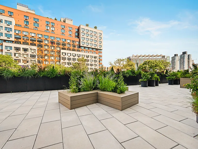 261 Grand Concourse #4818 — Photo 35