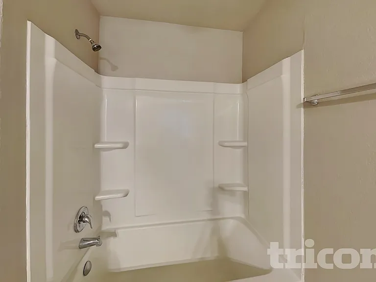 8506 Amistad Cv — Photo 9