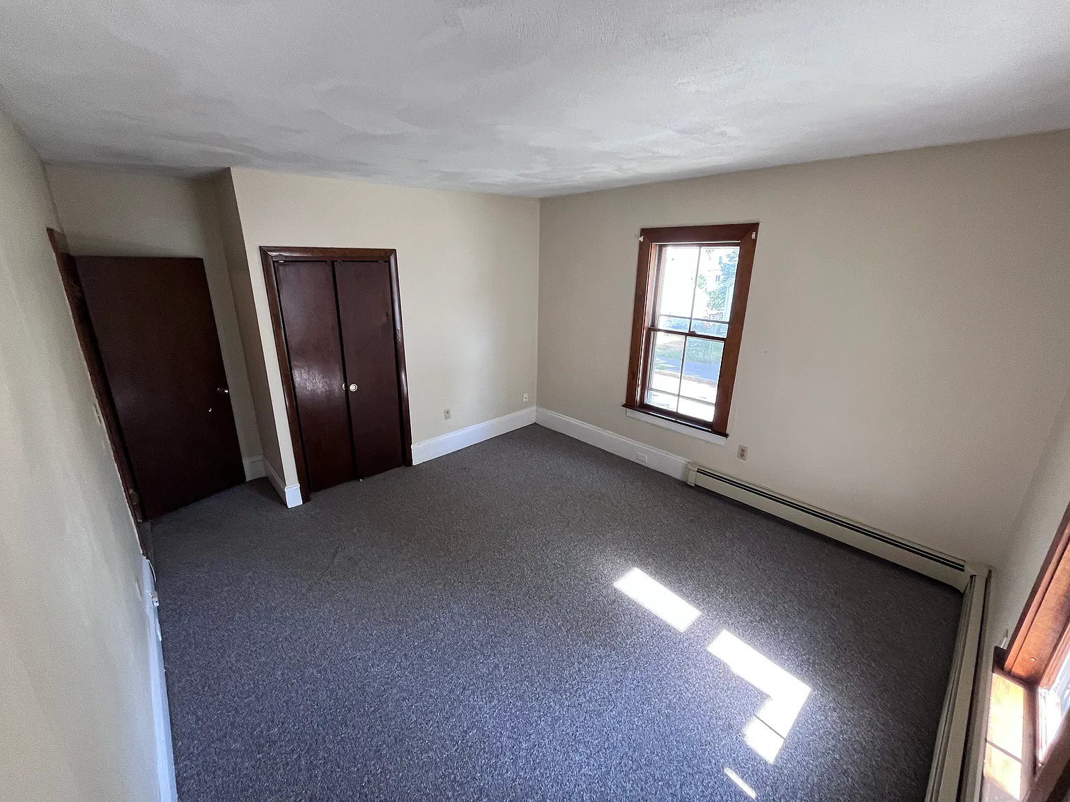 1 bed, 850 sqft, $1,900 — Photo 2