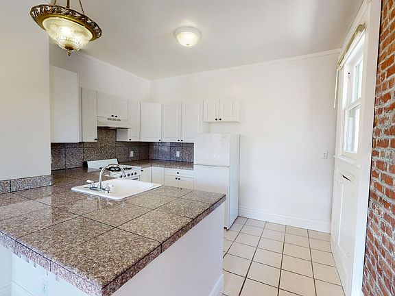 3rd image of 2 Guerrero St #200