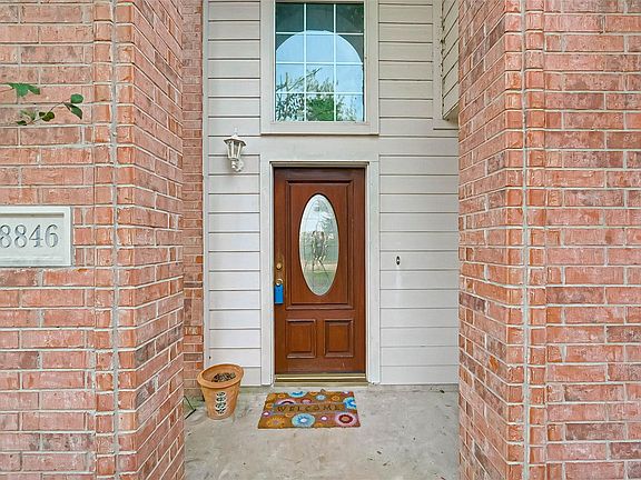 5th image of 8846 Gaslight Village Dr