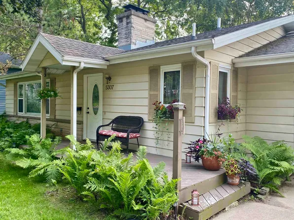 5307 Flamingo Rd, Monona, WI 53716