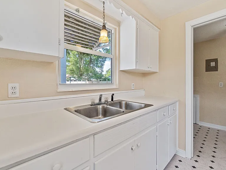 608 Missouri Ave — Photo 19