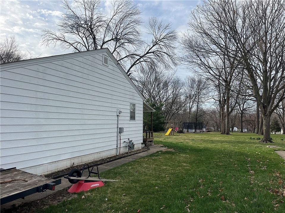 2nd image of 501 W Lincoln Ave