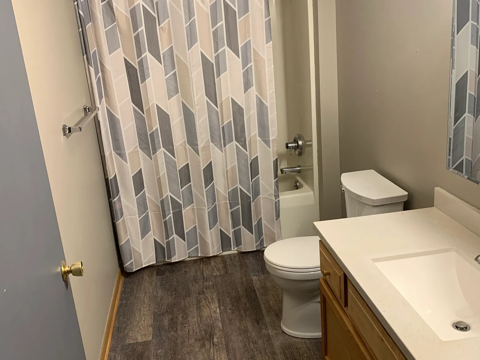930 Iowa Ave — Photo 2