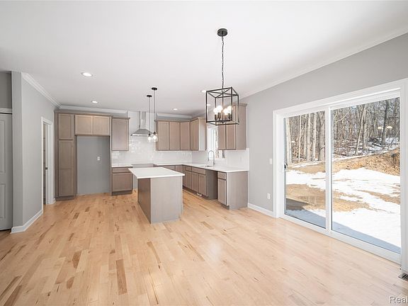 5th image of 16085 Catalpa Ridge Dr