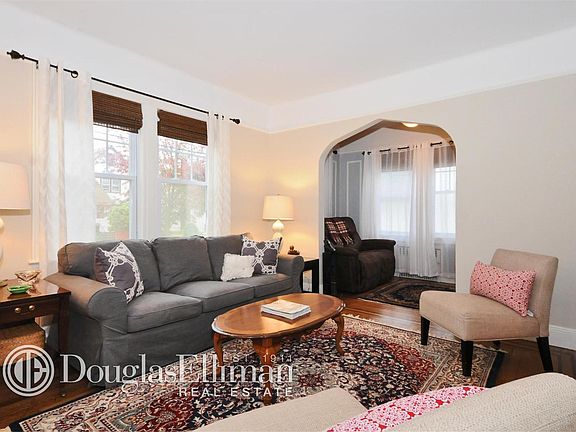 5th image of 274 Spruce St