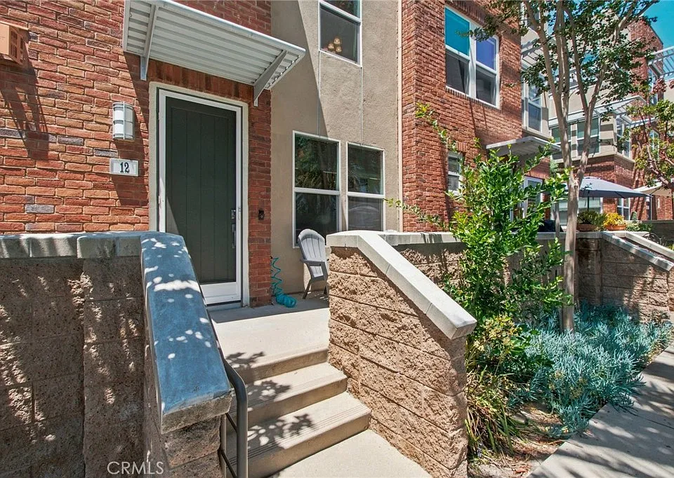 12 Midtown Dr