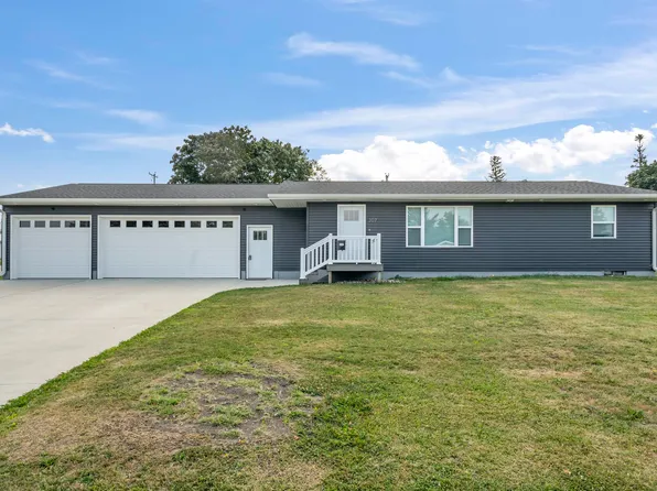 307 7th Ave SE, Oelwein, IA 50662