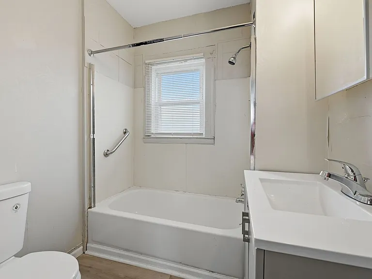11611 Fairport Avenue — Photo 73
