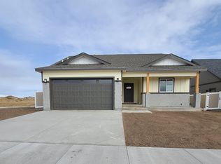 2100 Ledoux Dr, Cheyenne, WY 82007