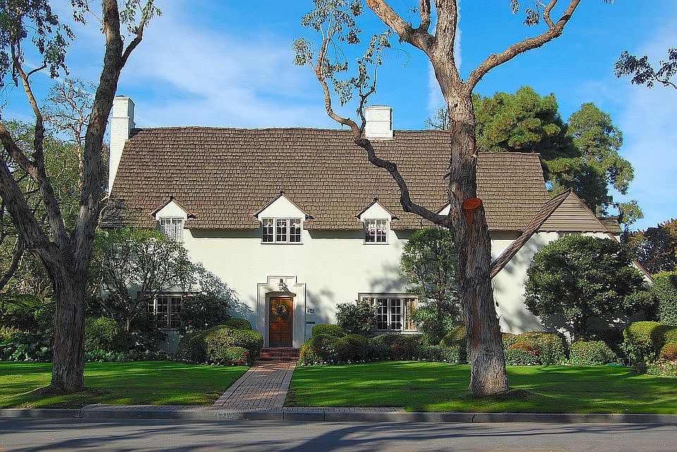 1st image of 4215 Country Club Dr