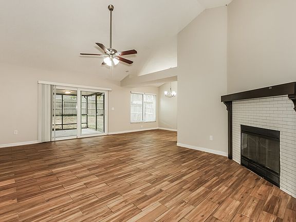 4th image of 1111 Tuxford Dr