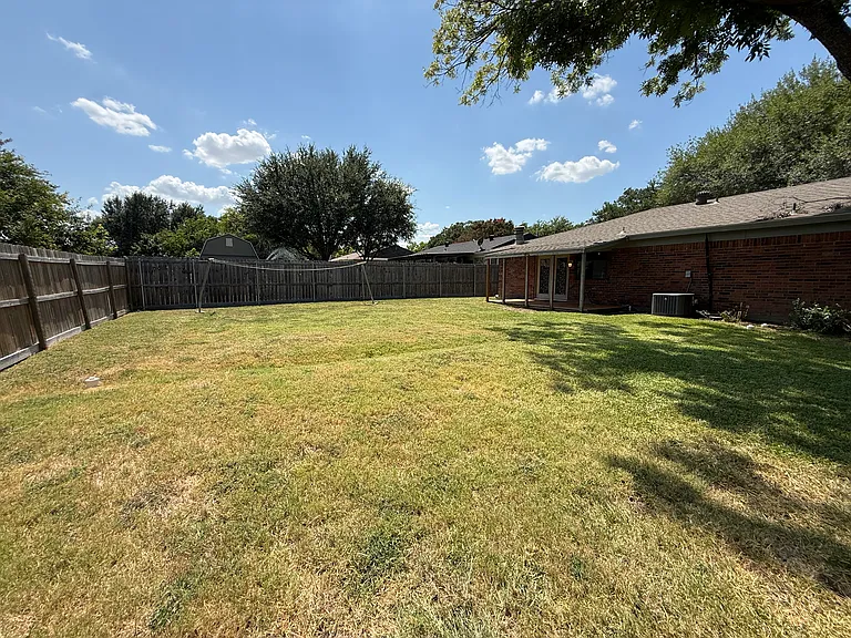 1434 Lavendale Ln — Photo 15