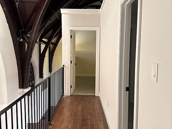 2nd image of 430 York Rd APT 2