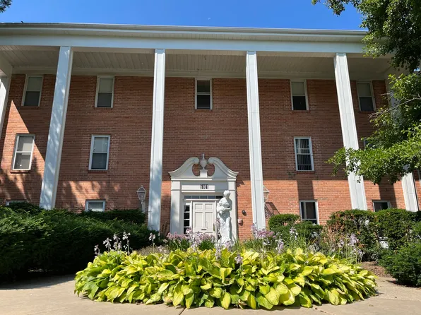 5101 Carriageway Dr, Rolling Meadows, IL