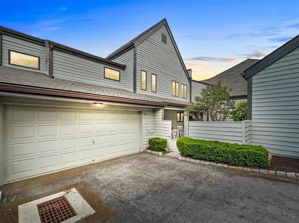 105 Balsam Square, Poughkeepsie, NY 12601