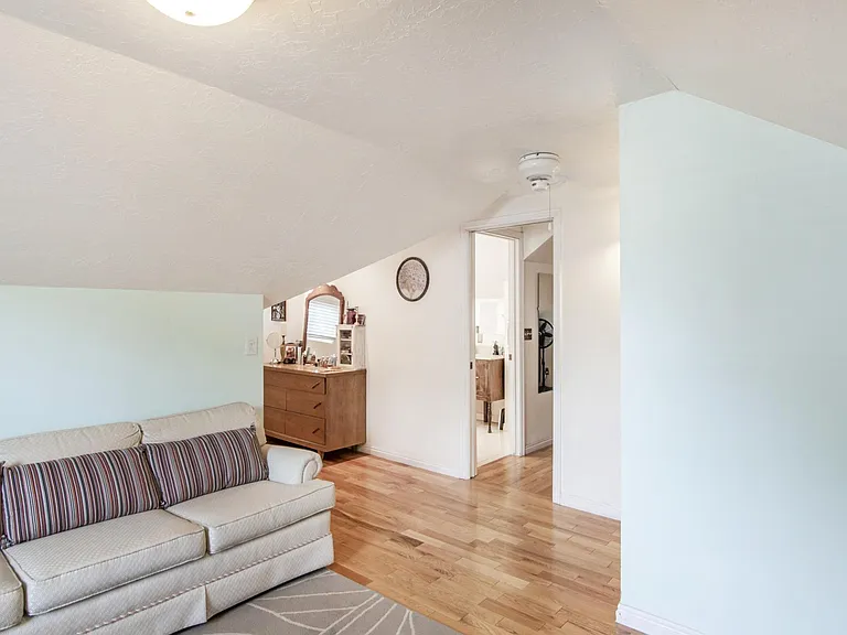 1121 S Denver St — Photo 11