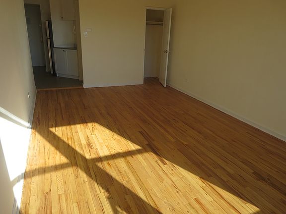 4th image of 10 Prospect Park SW #16