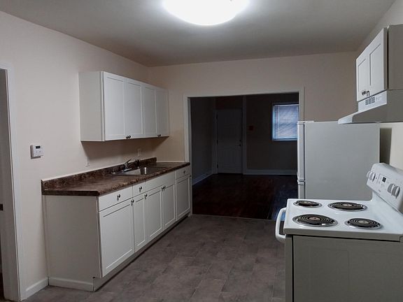 3rd image of 1607 W Adams St #A